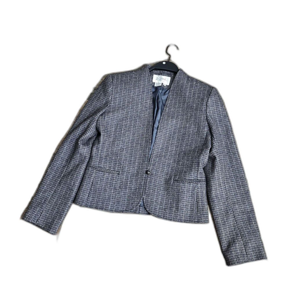 Vintage Wool Lee David Made in Japan Blazer. Crop length. In perfect condition.